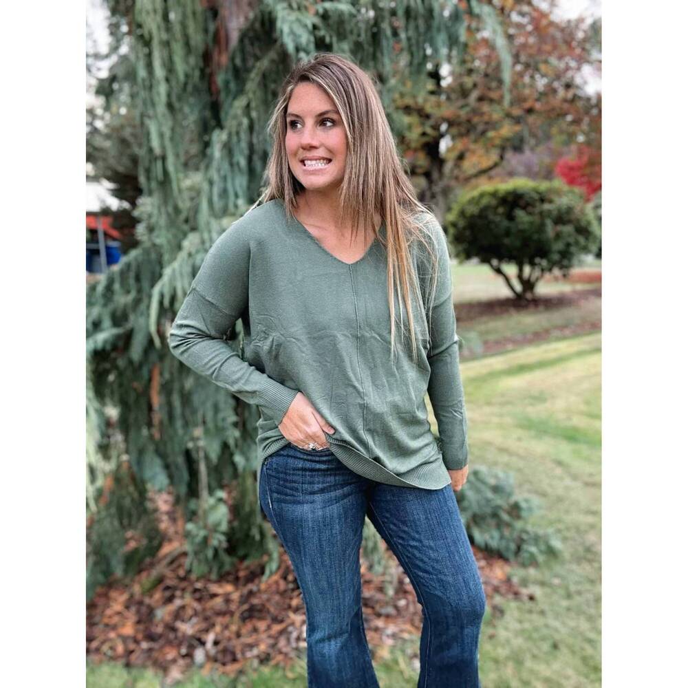 NEW DEBUT murphy sweater in moss